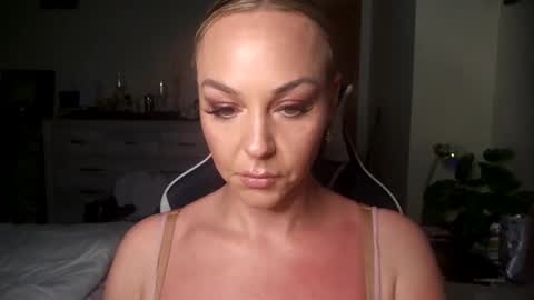 SluttySofia online show from May 27, 4:20 am