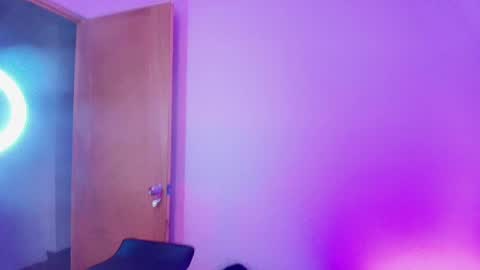 curly_babe1 online show from May 18, 7:53 pm