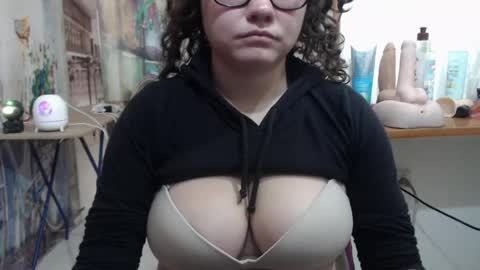 Vannesa online show from April 12, 7:49 pm