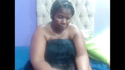 curveychubbyzoe online show from December 15, 9:25 am