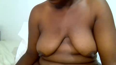 curvy_ebony8 online show from August 3, 7:19 pm
