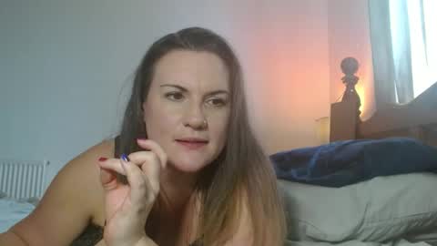 CurvyMaskedBabe online show from November 26, 11:11 am