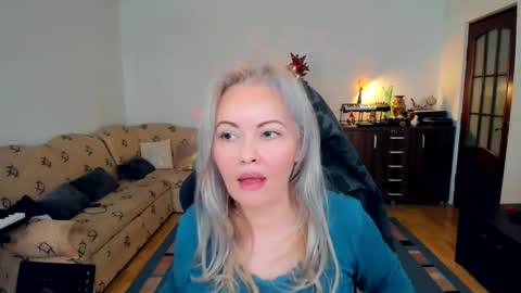 Whitney Lynn online show from January 7, 4:29 am