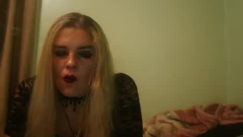 Snapshot of curvymom2025 chatting on October 12, 4:48 am curvymom2025 online show from October 12, 4:48 am