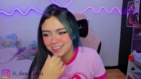 Snapshot of cute_dani__ chatting on October 24, 10:44 am Dani online show from October 24, 10:44 am