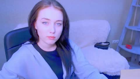 cute_emeli_ online show from November 5, 4:56 pm