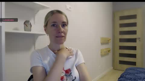 Snapshot of cute_lion_ chatting on October 12, 6:10 pm cute_lion_ online show from October 12, 6:10 pm
