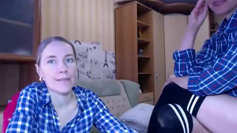 cute_lion_ online show from March 12, 2:42 pm