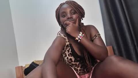 cute_lorna online show from February 21, 6:30 pm