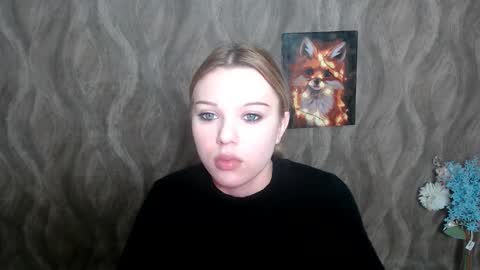 Mia online show from December 10, 10:28 am