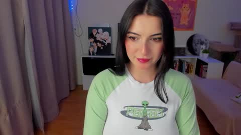 Snapshot of cute_redface_ chatting on October 22, 4:01 pm Bb online show from October 22, 4:01 pm