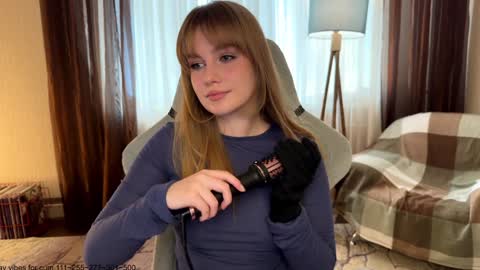 Snapshot of cute_siberian_girl chatting on October 15, 4:37 am Ksenya online show from October 15, 4:37 am