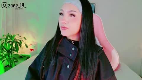 Zoe  online show from March 24, 2:50 am