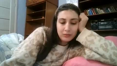 cutekattie online show from December 16, 6:19 am