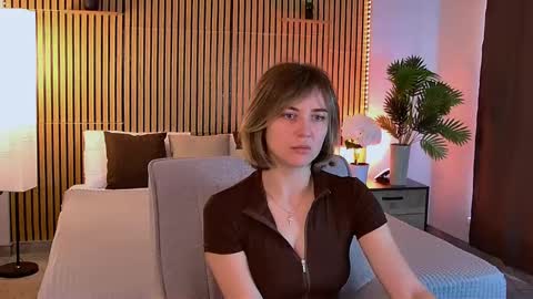 cutemirage online show from April 13, 3:02 pm