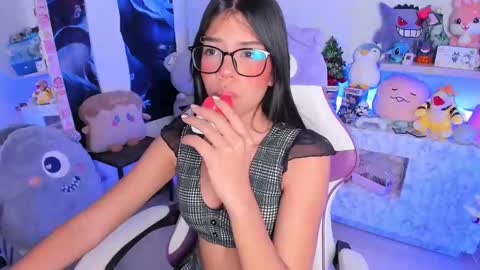 Snapshot of cutestephuwu chatting on February 2, 4:48 am  - independent model online show from February 2, 4:48 am