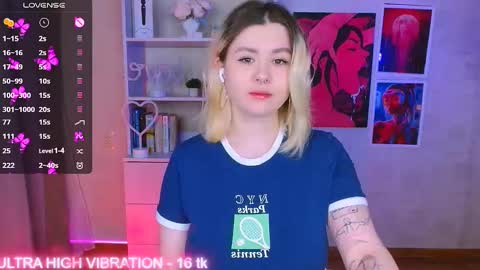 Snapshot of cutie_mili chatting on February 21, 3:34 am mili online show from February 21, 3:34 am