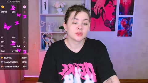 Snapshot of cutie_mili chatting on January 17, 12:52 pm mili online show from January 17, 12:52 pm