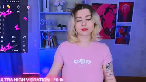 Snapshot of cutie_mili chatting on March 11, 6:19 am mili online show from March 11, 6:19 am