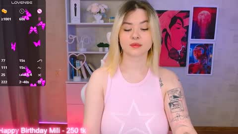 Snapshot of cutie_mili chatting on January 24, 6:57 am mili online show from January 24, 6:57 am