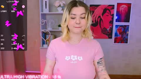 Snapshot of cutie_mili chatting on January 29, 8:51 am mili online show from January 29, 8:51 am