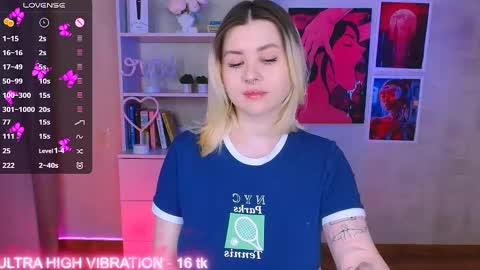 Snapshot of cutie_mili chatting on February 28, 3:15 am mili online show from February 28, 3:15 am