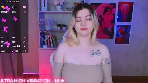 Snapshot of cutie_mili chatting on February 27, 5:02 am mili online show from February 27, 5:02 am