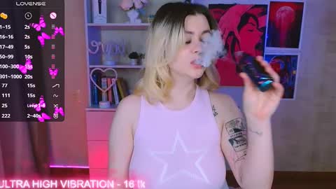 Snapshot of cutie_mili chatting on March 3, 7:04 am mili online show from March 3, 7:04 am