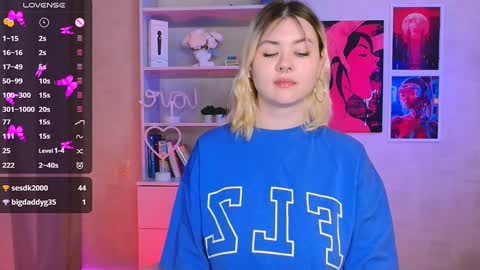 Snapshot of cutie_mili chatting on January 13, 2:11 pm mili online show from January 13, 2:11 pm