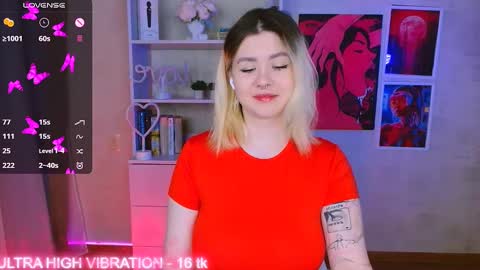 Snapshot of cutie_mili chatting on February 20, 2:51 am mili online show from February 20, 2:51 am