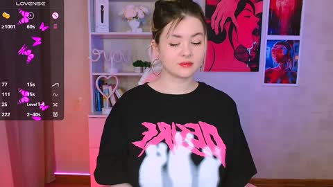 Snapshot of cutie_mili chatting on January 17, 2:50 am mili online show from January 17, 2:50 am