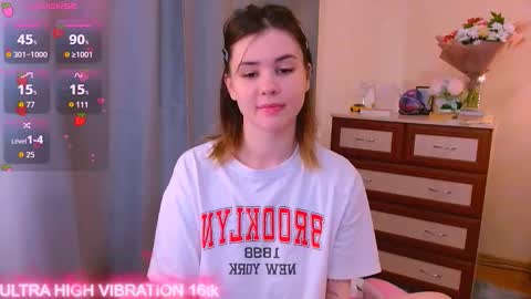 Snapshot of cutie_mili chatting on October 10, 6:40 am mili online show from October 10, 6:40 am