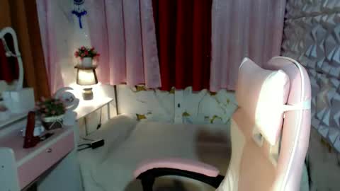 Snapshot of cutie_mitcha chatting on October 2, 2:22 pm cutie_mitcha online show from October 2, 2:22 pm