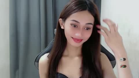 Snapshot of cutie_mitcha chatting on February 24, 10:13 am cutie_mitcha online show from February 24, 10:13 am