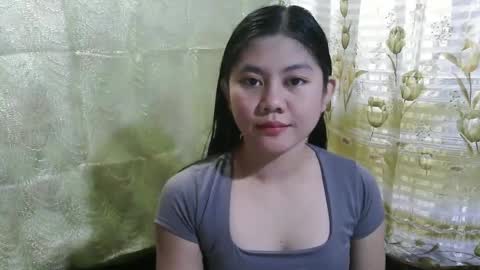 Snapshot of cutieasiantreasure chatting on January 2, 5:46 am pinaybeauty online show from January 2, 5:46 am