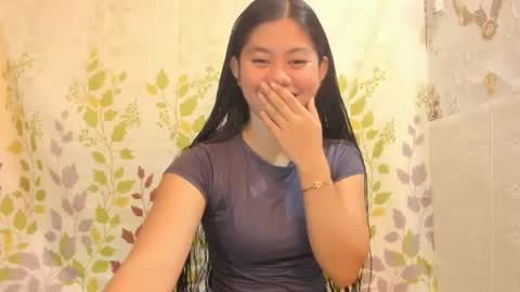 Snapshot of cutieasiantreasure chatting on January 4, 6:41 am pinaybeauty online show from January 4, 6:41 am