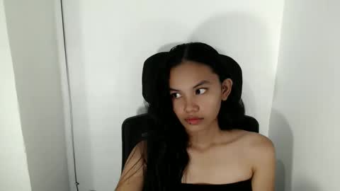 cutiee_lily2 online show from May 27, 1:57 am