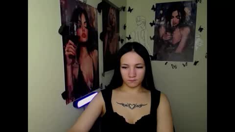 Snapshot of cutielady_ chatting on October 16, 12:19 pm Emma online show from October 16, 12:19 pm