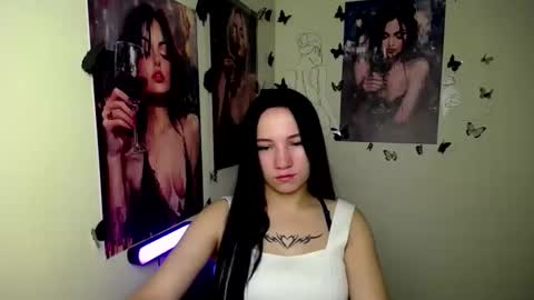 Snapshot of cutielady_ chatting on September 28, 6:57 pm Emma online show from September 28, 6:57 pm