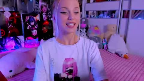 Nora online show from June 20, 8:34 pm