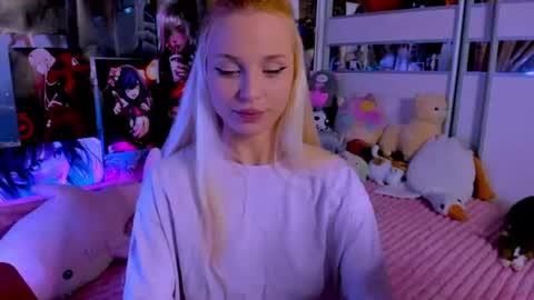 Nora online show from July 25, 8:27 pm
