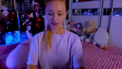 Nora online show from November 30, 9:19 pm