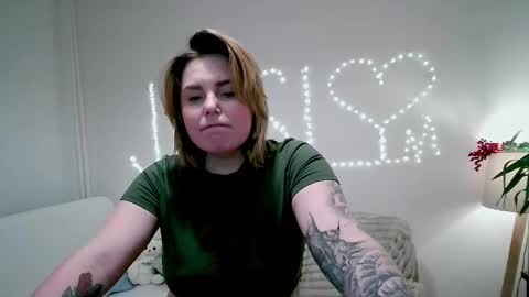 cyber_candy online show from January 18, 12:02 am