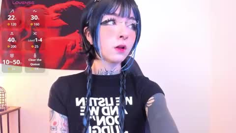 cel I am independent Help me reach 200 thumbs up uwu online show from November 26, 3:40 am