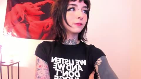 cel I am independent Help me reach 200 thumbs up uwu online show from January 10, 4:50 am