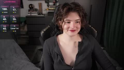 Helen Blossom online show from May 30, 2:37 pm