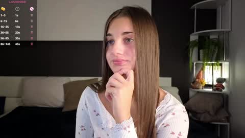 Isabella online show from January 17, 1:04 am