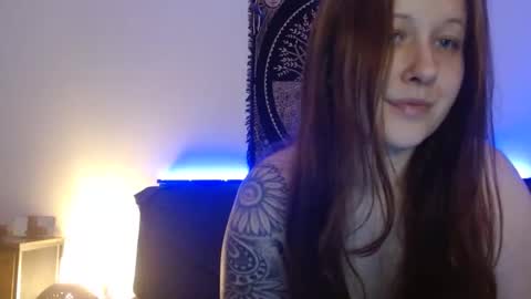 Snapshot of d_a_i_s_y chatting on February 26, 4:30 am Daisy online show from February 26, 4:30 am