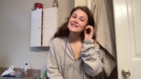 Belle  Email daddydaycarecb  online show from November 16, 12:49 pm