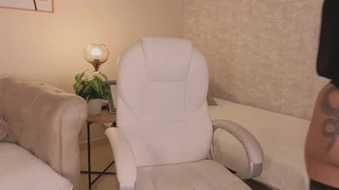 Dahiann Walcott online show from March 22, 2:17 am